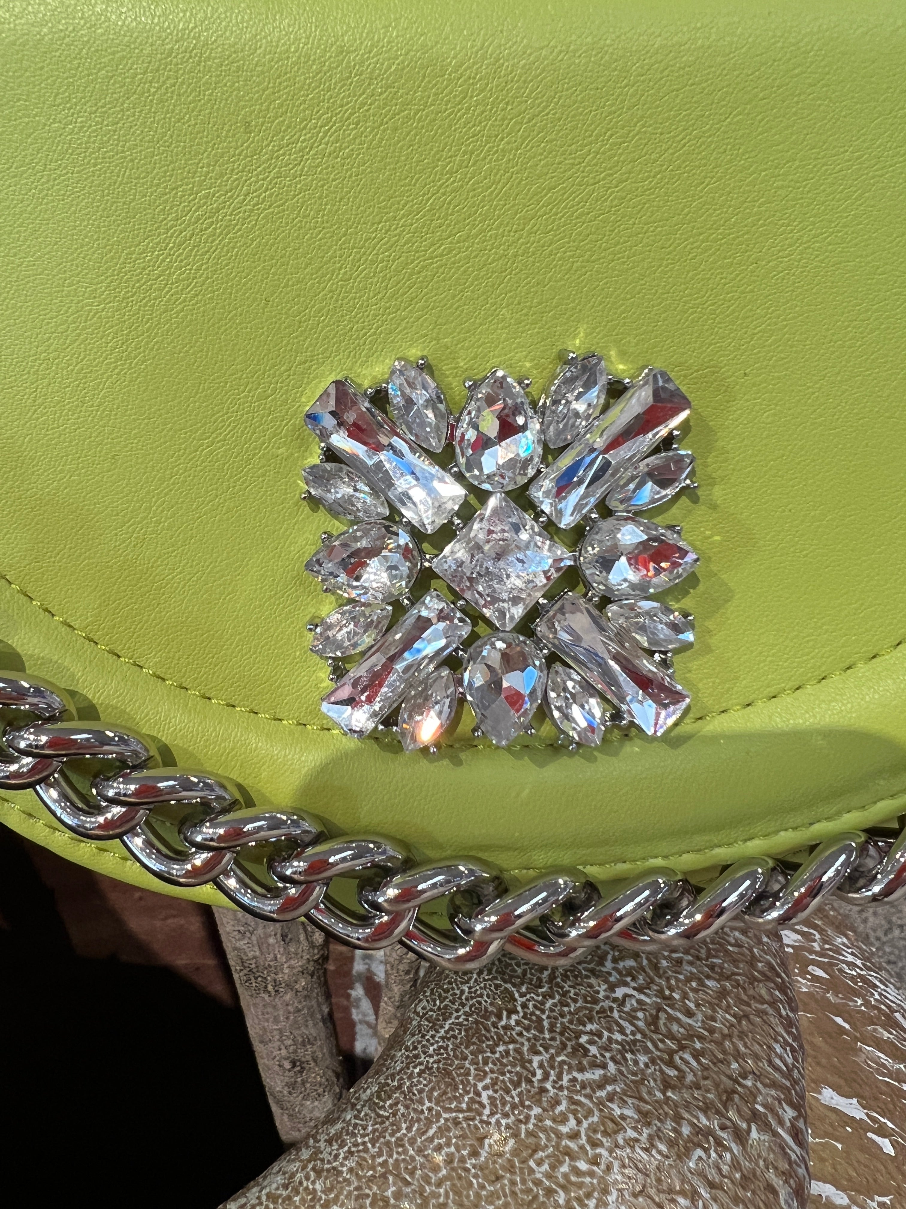 Rose - Liten handväska med stenimitation och silverkedja